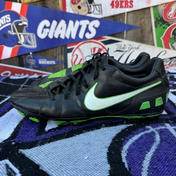 Size 13 - Nike Mens Rare Total90 385402-013 Black & Green Soccer Cleats - Picture 1 of 10